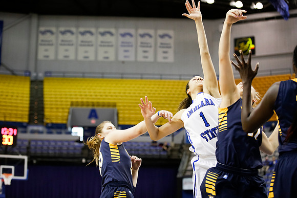 Indiana State Sycamores vs Marquette Golden Eagles