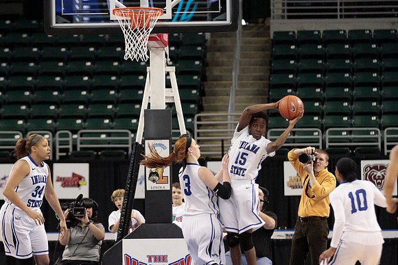 Indiana State Sycamores vs Loyola Ramblers