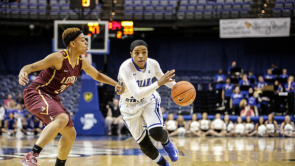 Indiana State Sycamores vs Loyola Ramblers
