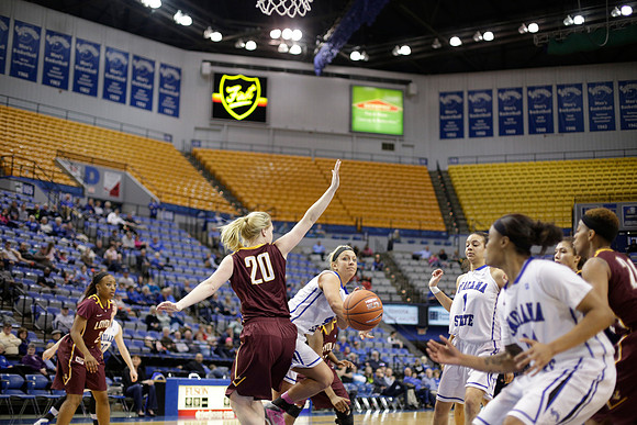 Indiana State Sycamores vs Loyola Ramblers