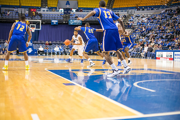 Indiana State University Sycamores vs Missouri-Kansas City Kangaroos